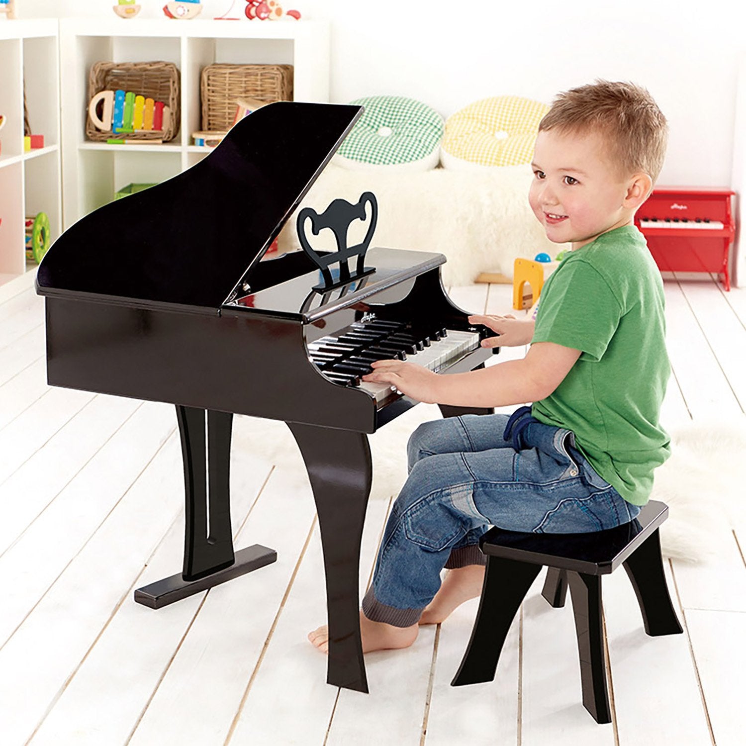 Piano de cola negro